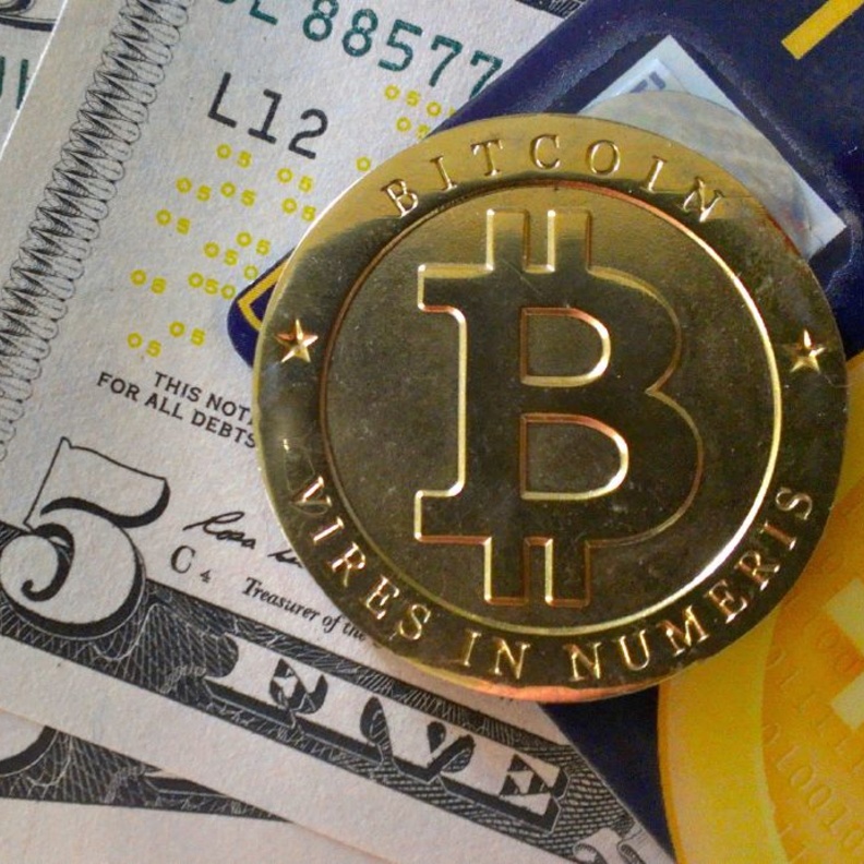 هجوم هاكر يغلق أكبر مواقع العملات الرقمية في العالم
