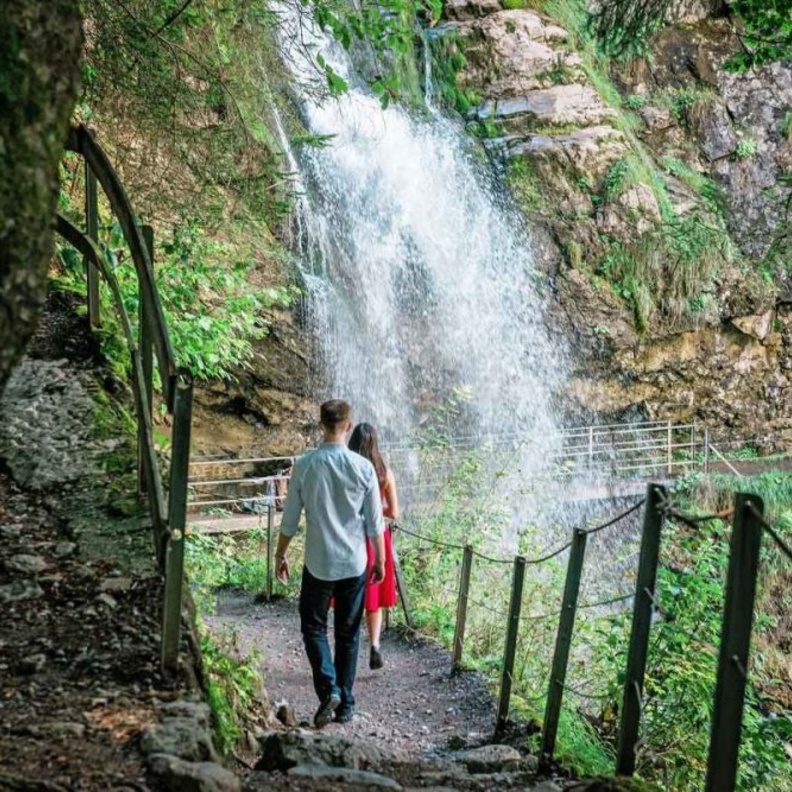 منظر بانورامي رائع لمدينة انتلاكن