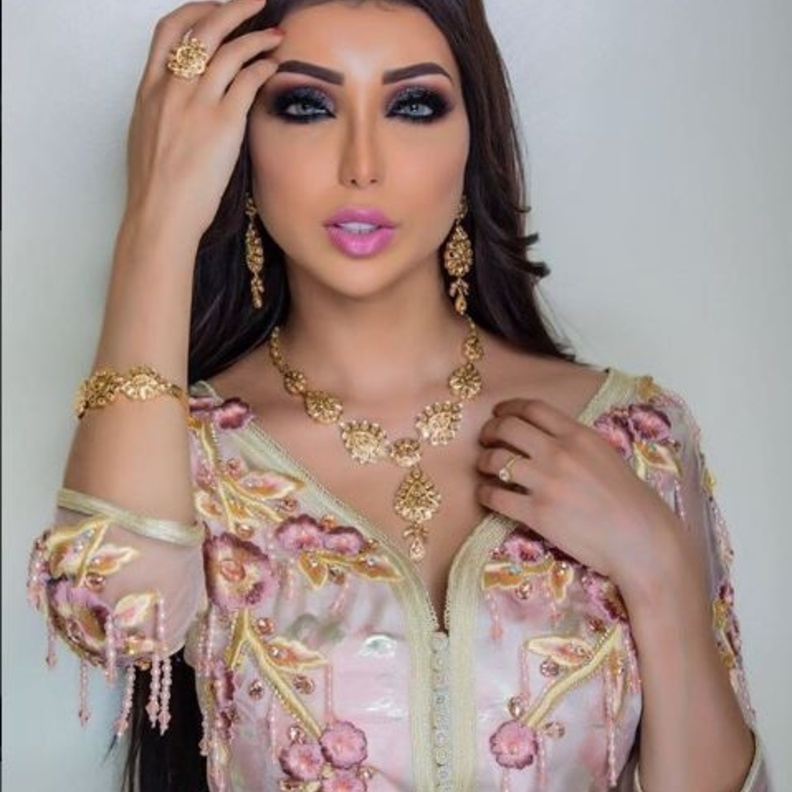 دنيا بطمة في ليالي الكويت