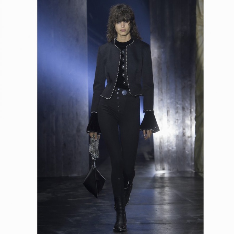 اختاري ما يليق بإطلالاتك