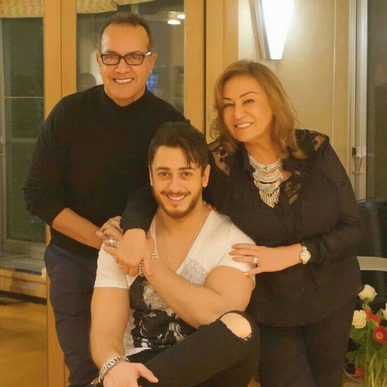 سعد لمجرد مع والديه