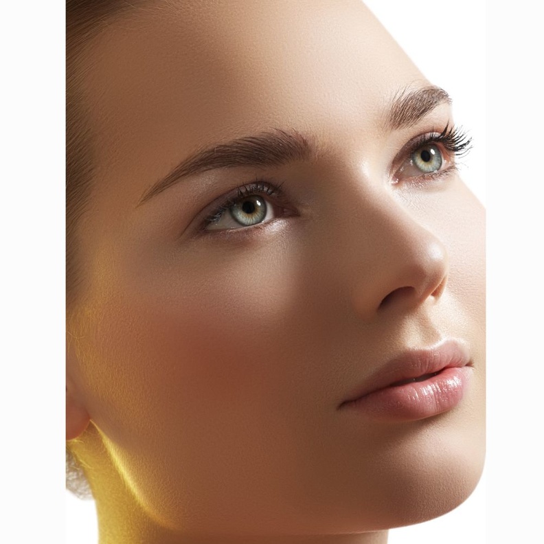 يعمل الريحان على زيادة نضارة البشرة وتفتيحها