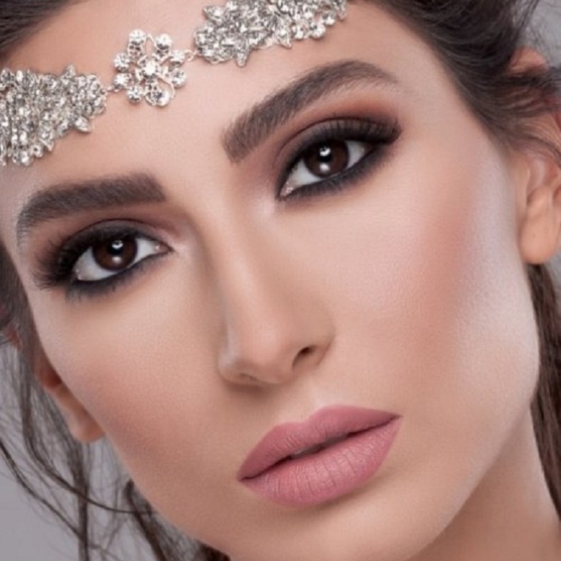 مكياج بلون الكشمير