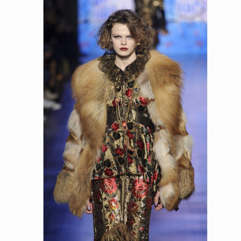 موديلات جاكيتات سهرة لا تستغني عنها هذا الشتاء