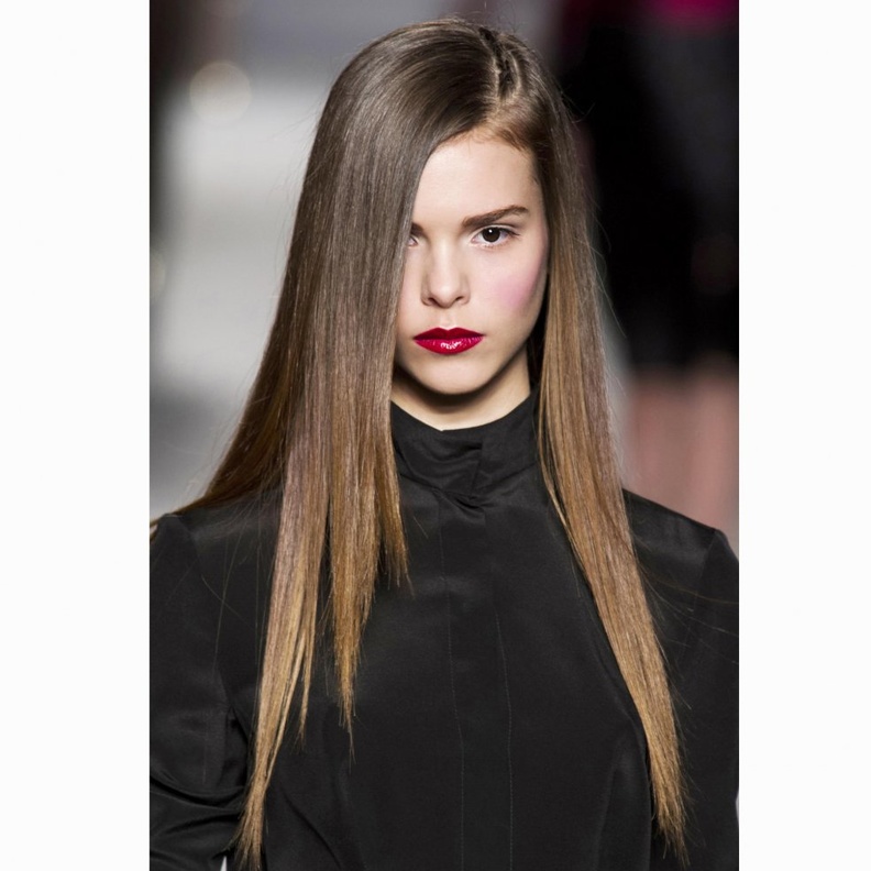 إن كنتي تعاني من الشعر الخفيف، جربي خلطة زبدة الشيا والثوم