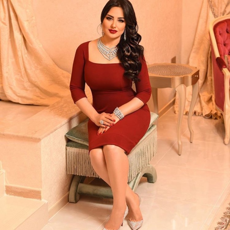 فستان معرق من دولتشي اند غابانا اختارته سهير قيسي