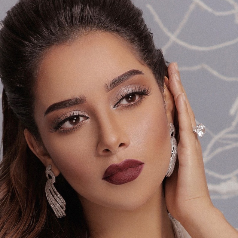 مكياج بلقيس فتحي الأنثوي الجذاب
