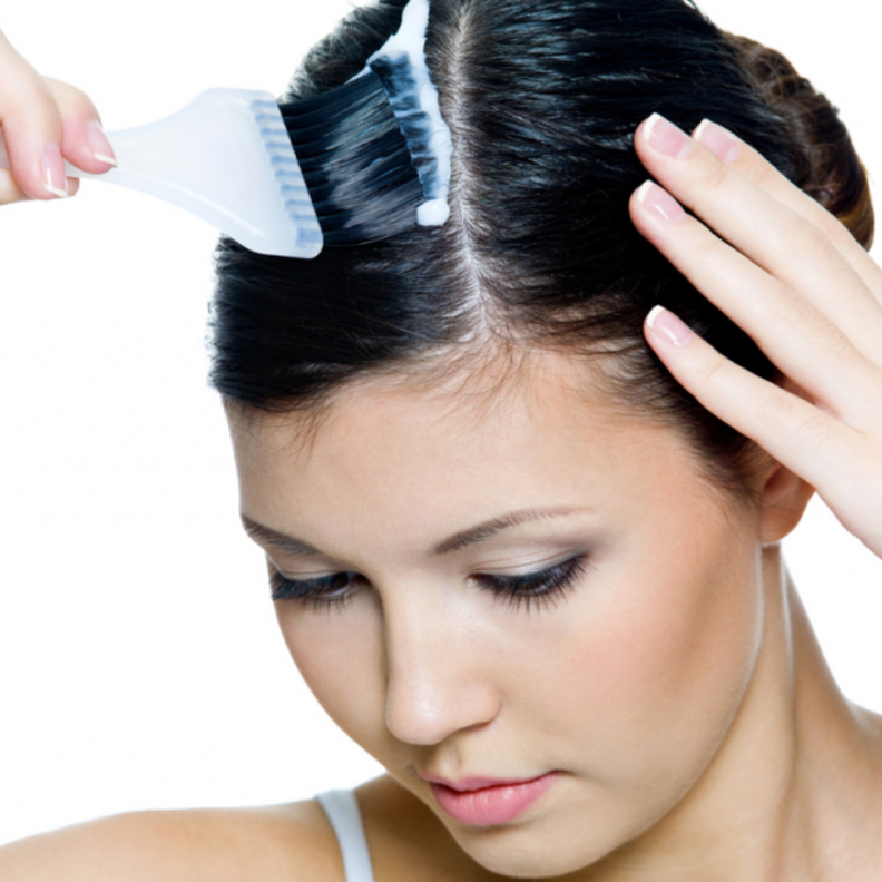 لا تواكبي الموضة في اختيار صبغة شعرك