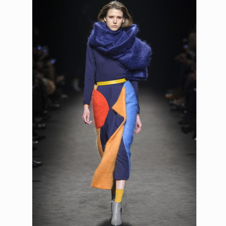 صور سكارف شتوى للبنات 2018‏ بأقمشة صوفية من دار ‏Byblos