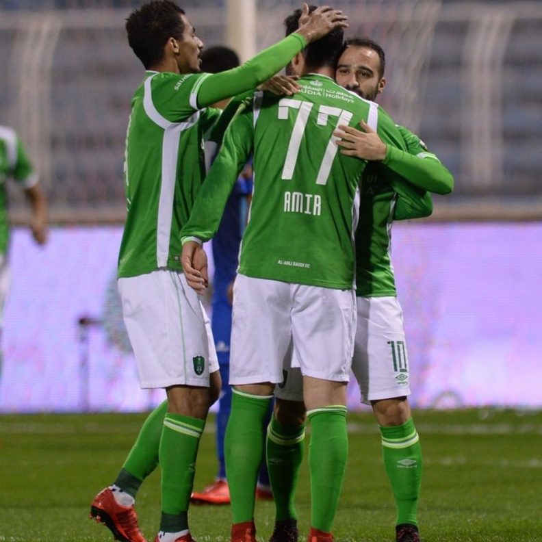 الأهلي يحافظ على صدارة الدوري السعودي