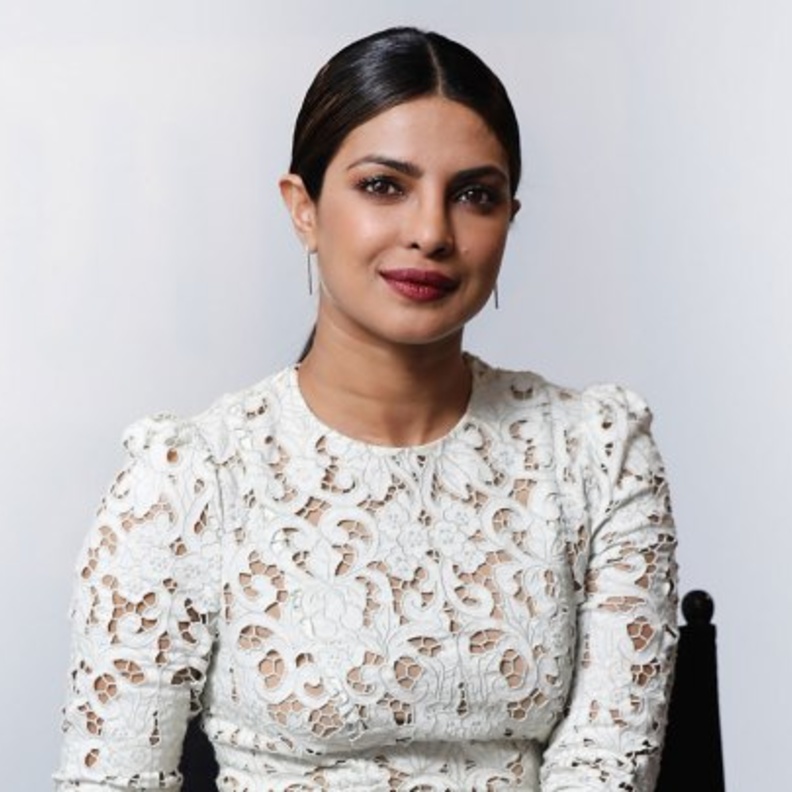 منح بريانكا تشوبرا جائزة الأم تريزا