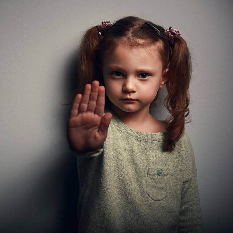 من المهم تعليم الاطفال حماية أنفسهم