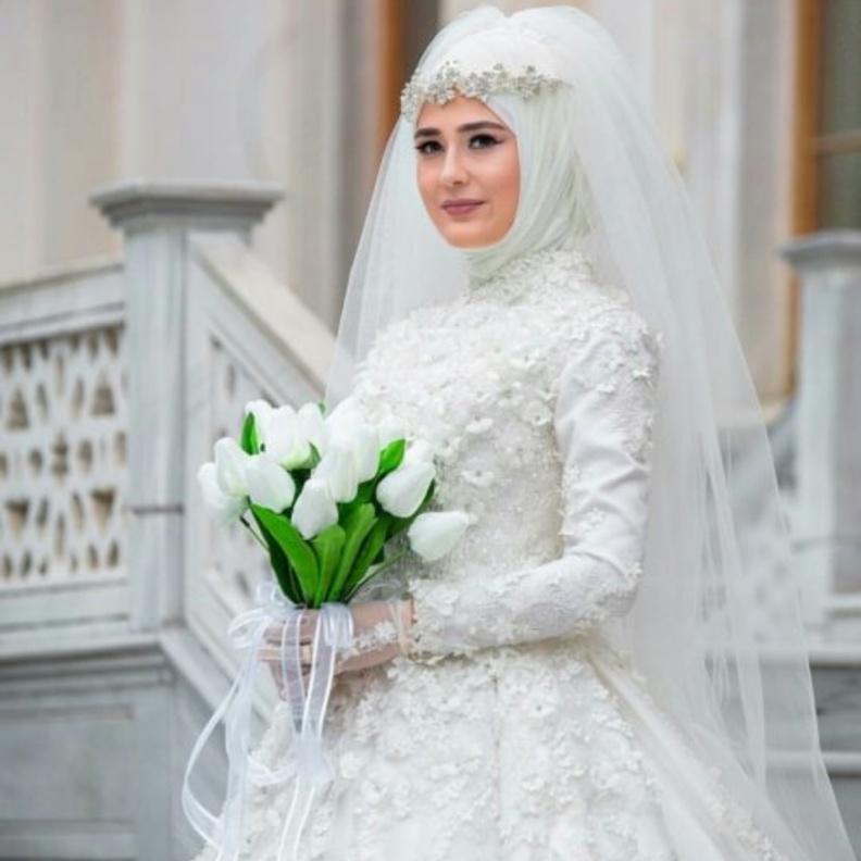 الاكسسوارات تُكمل جمال الحجاب