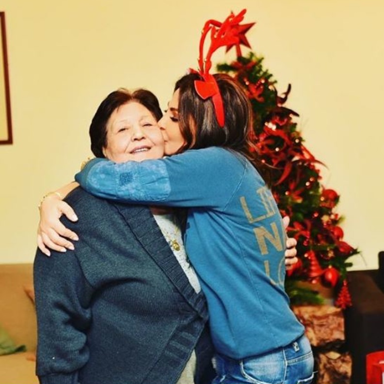 اليسا مع والدتها 2017