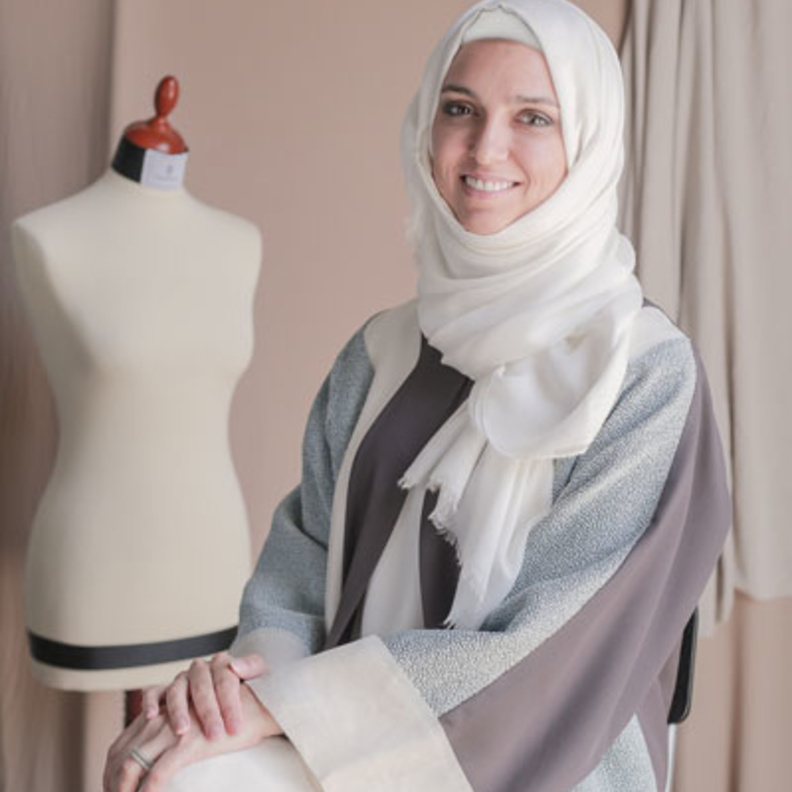 المصممة لطيفة القرق