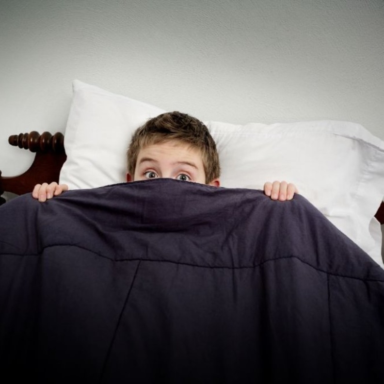 مشاهدة الاطفال لأفلام الرعب والأكشن باستمرار من اسباب إصابتهم بالفزع الليلي