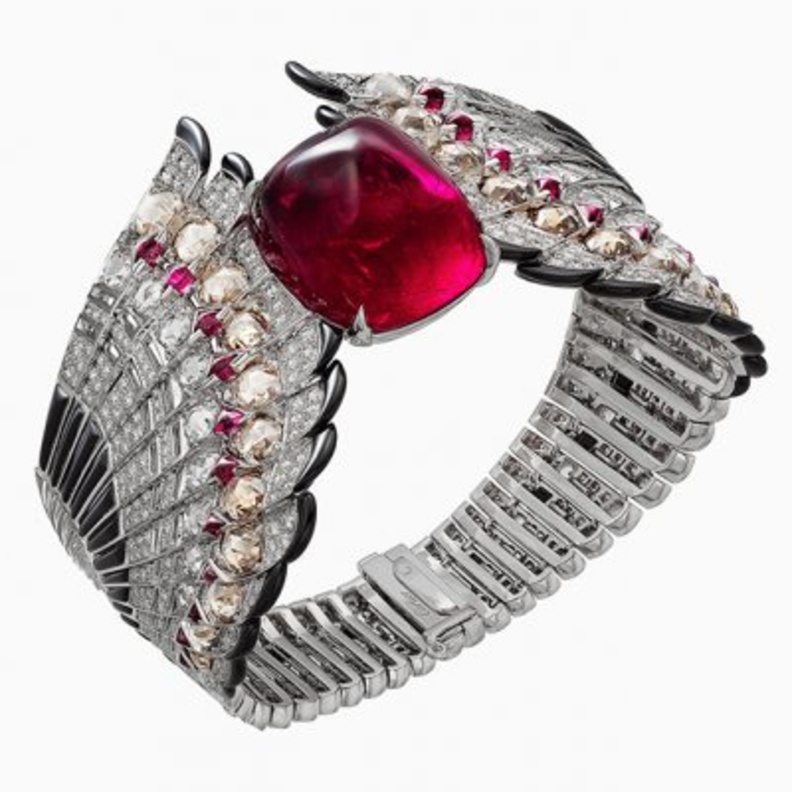 عقد من فان كليف اند اربلز