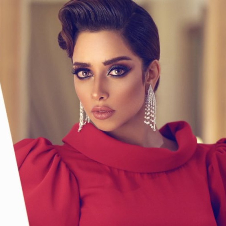 صبغات الشعر الاشعر بأسلوب بلقيس