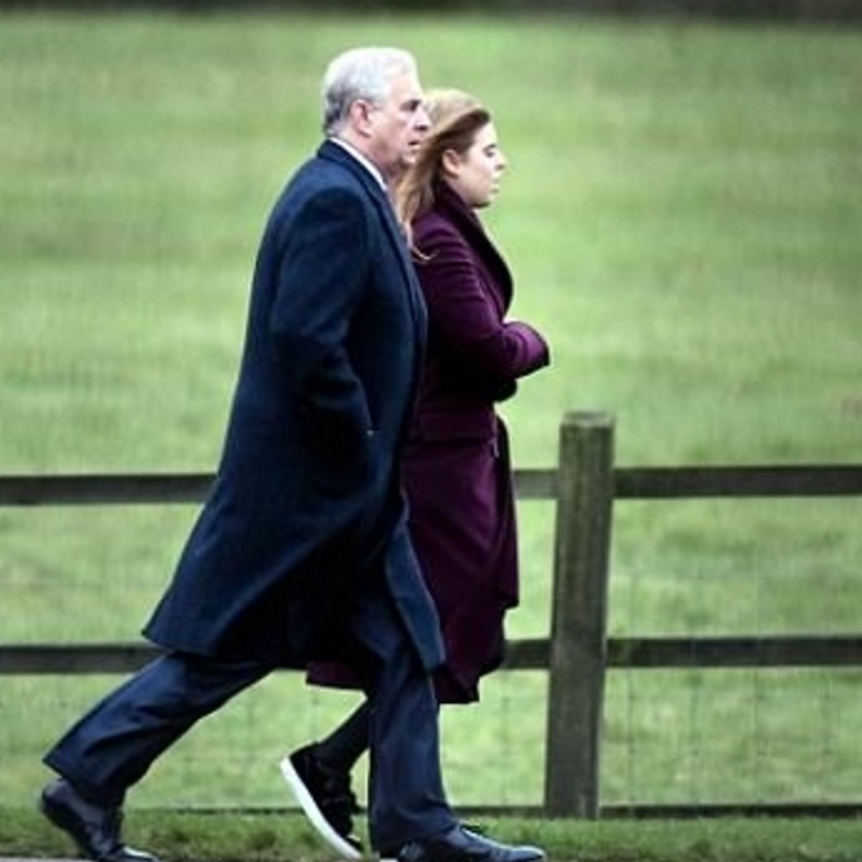 الأميرة بياتريس تتعرض للانتقادات بسبب ظهورها بحذاء رياضي