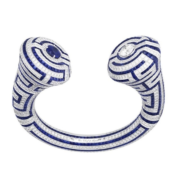 اسوارة فان كليف اند اربلز 