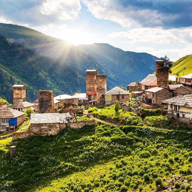 سفانيتي العريقة أعلى قرية اوروبية ومنطقة جبلية خضراء ساحرة 