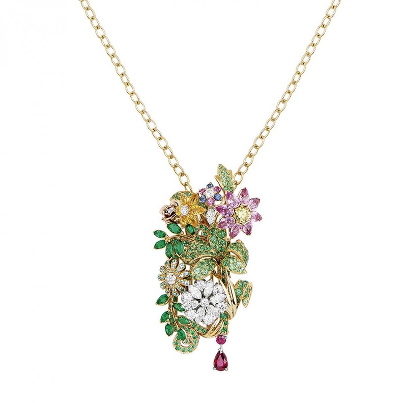 سلاسل ذهب مرصعة بالالماس والاحجار الكريمة