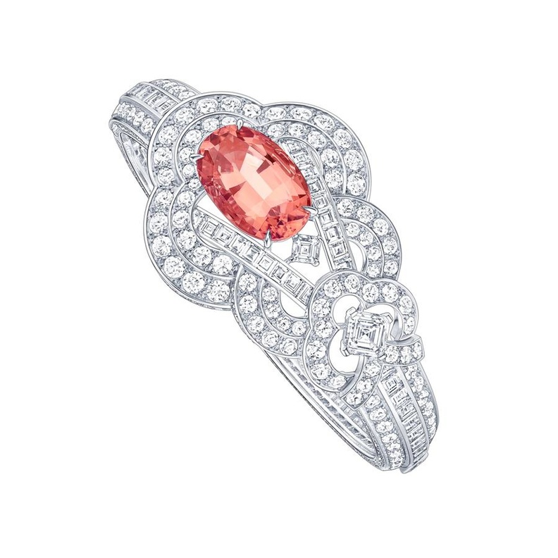 اسوارة من كارتييهCartier