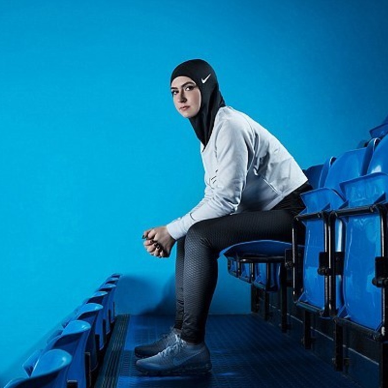 يتضمن المعرض عرض أزياء للملبوسات الرياضية