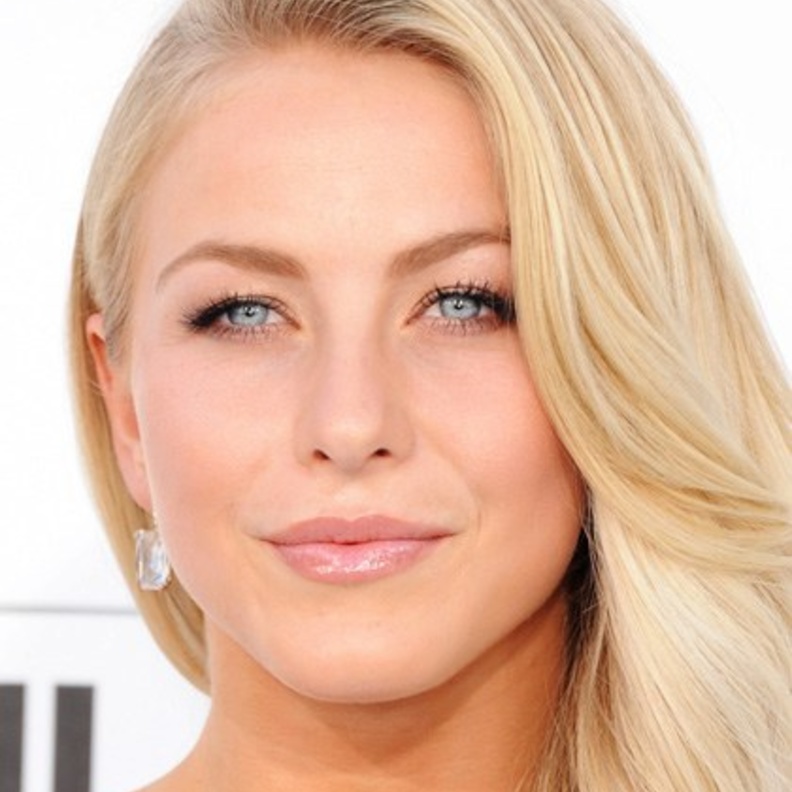 غلوس فاتح ولماع من اختيار ‏Mila Kunis