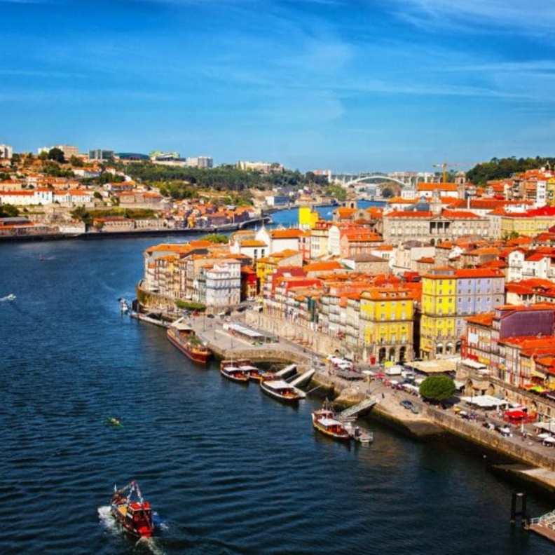 من البرتغال