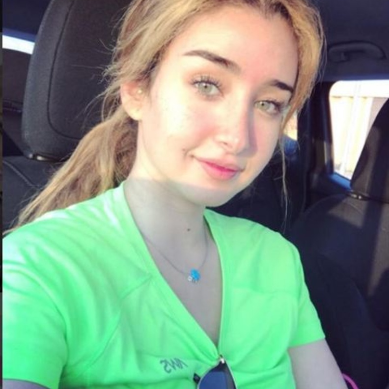 هنا الزاهد تنشر صورة من طفولتها