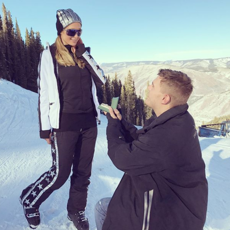 الخطيبان باريس هيلتون وكريس زيلكا.