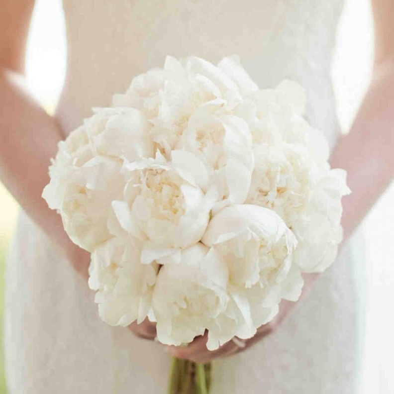 أفكار لزينة رائعة من اللون الابيض في ديكور حفل الزفاف