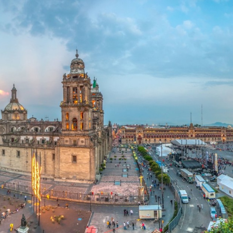 مدينة مكسيكو أو مكسيكو سيتي هي واحدة من أهم وأشهر مدن المكسيك