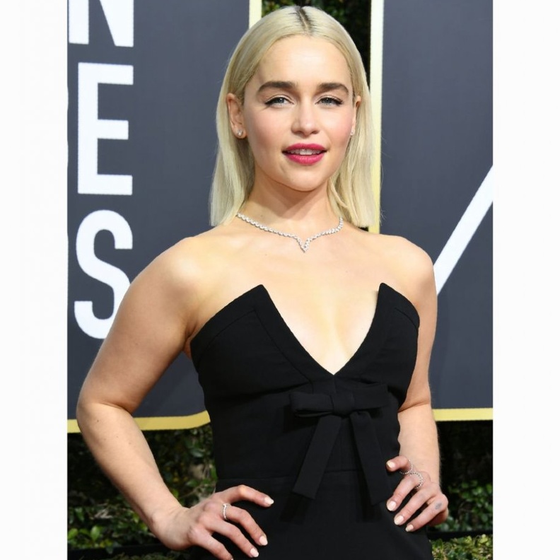 استطاعت ايميليا كلارك أن تثبت أنها أكثر النجمات أناقة