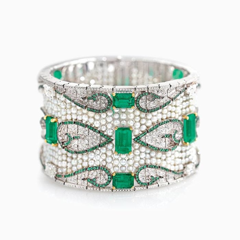 اسوارة من كارتييهCartier