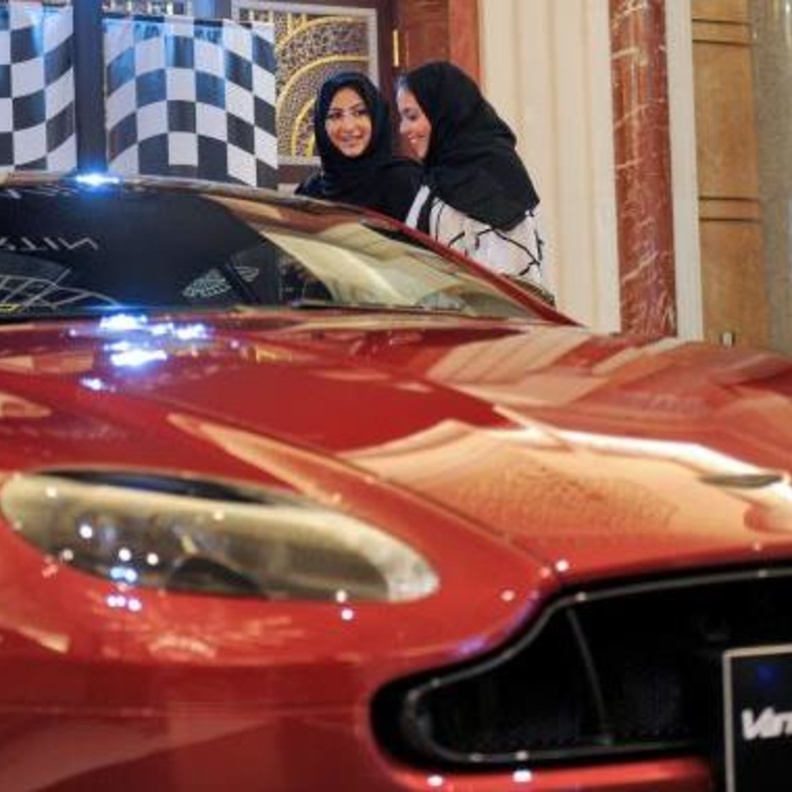 جدة تحتضن أول معرض لسيارات النساء