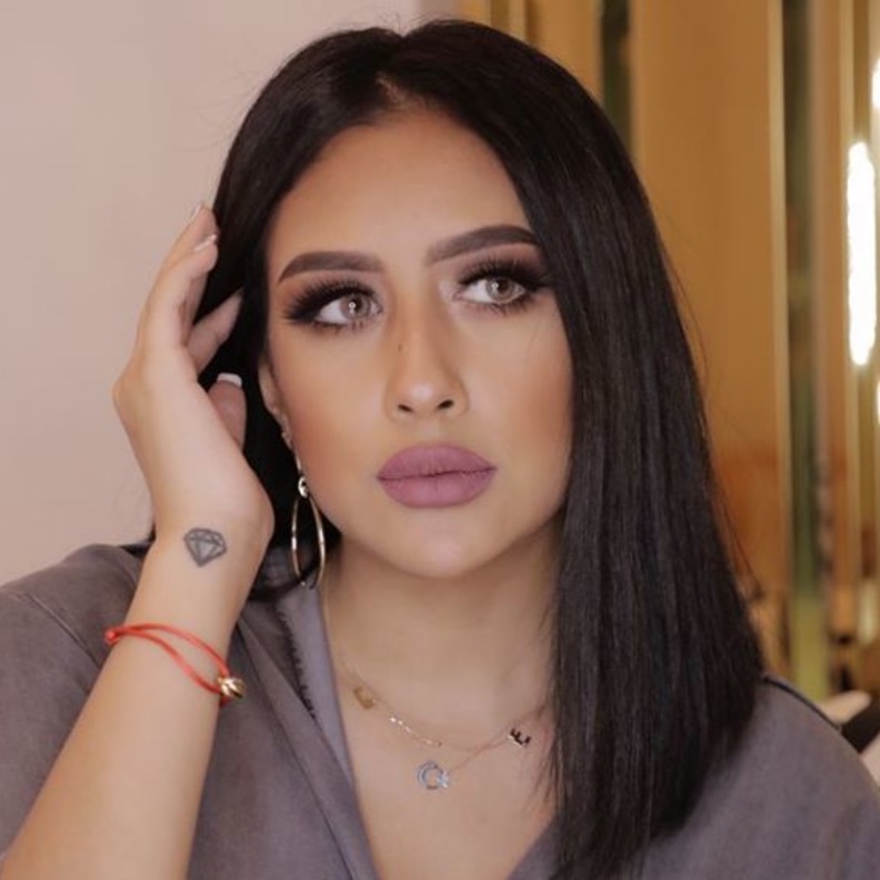 فرح الهادي قبل وبعد عمليات التجميل