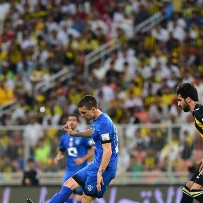 كلاسيكو الهلال و الاتحاد بطولة في حد ذاتها