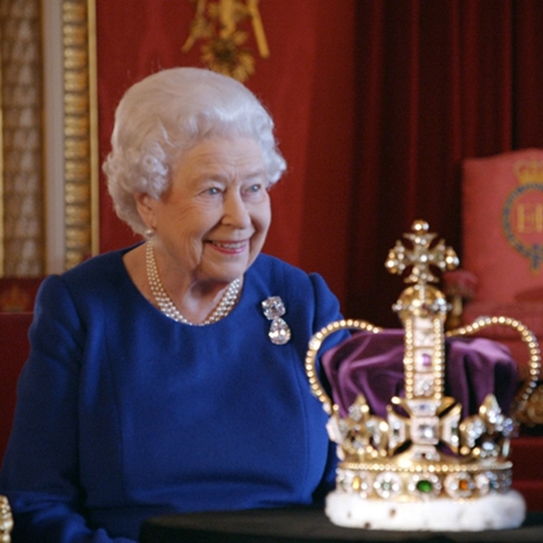 ملكة بريطانيا اختارت مخبأ غريبا لـ مجوهراتها الملكية