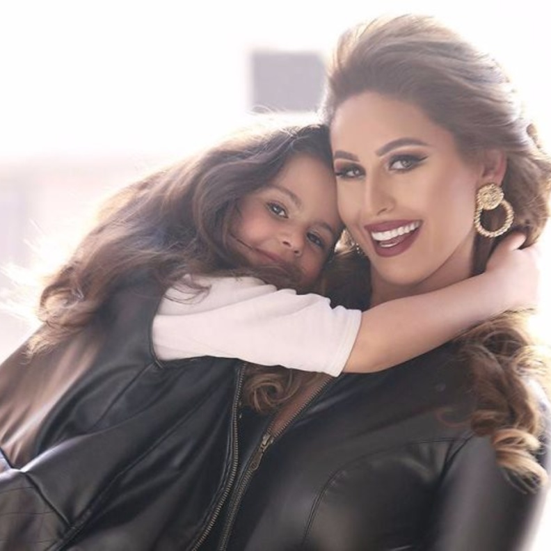 مي سليم وابنتها