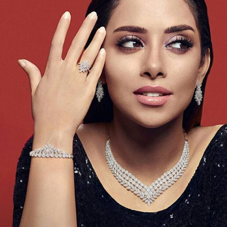 سحر اطلالة بلقيس بأفخم المجوهرات