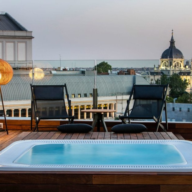 فندق Dear Hotel في مدريد