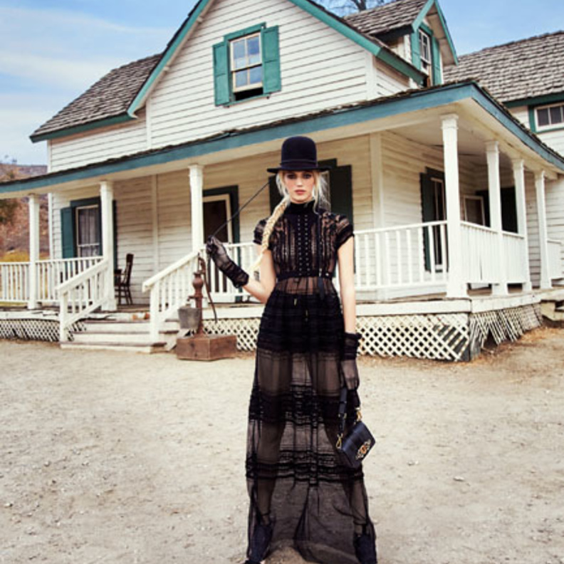 حملة Elisabetta Franchi الاعلانية