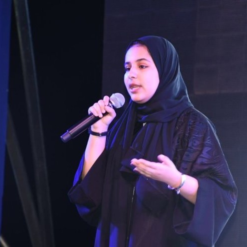 السعودية مجد عسيري أصغر مدربة لغة إنجليزية في العالم