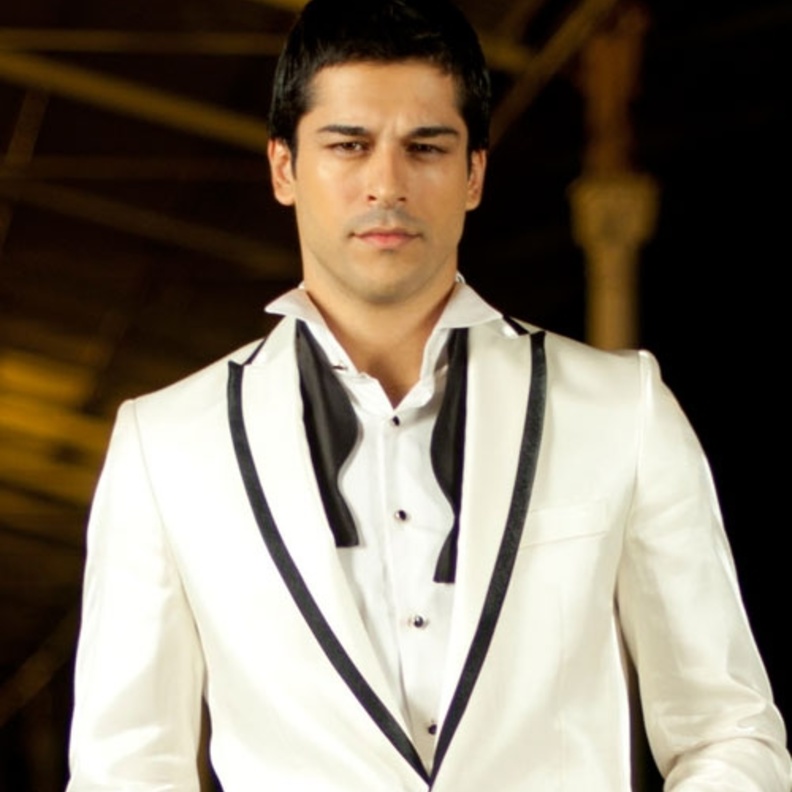  بوراك أوزجفيت