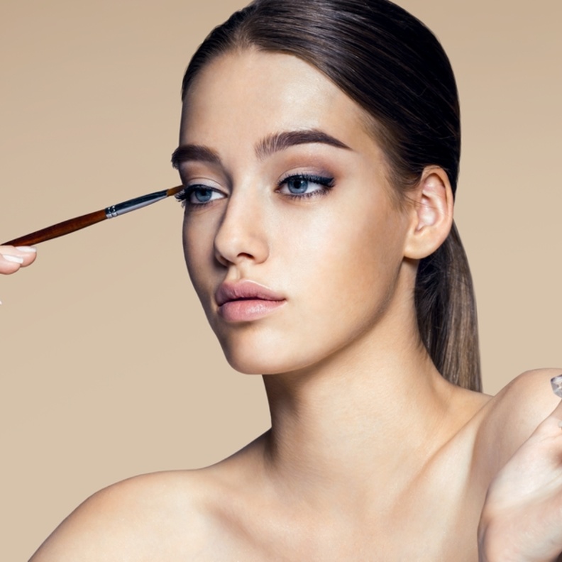 لا تنسي وضع برايمر قبل ظلال العيون