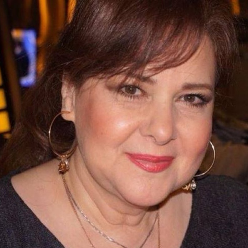 دلال عبد العزيز