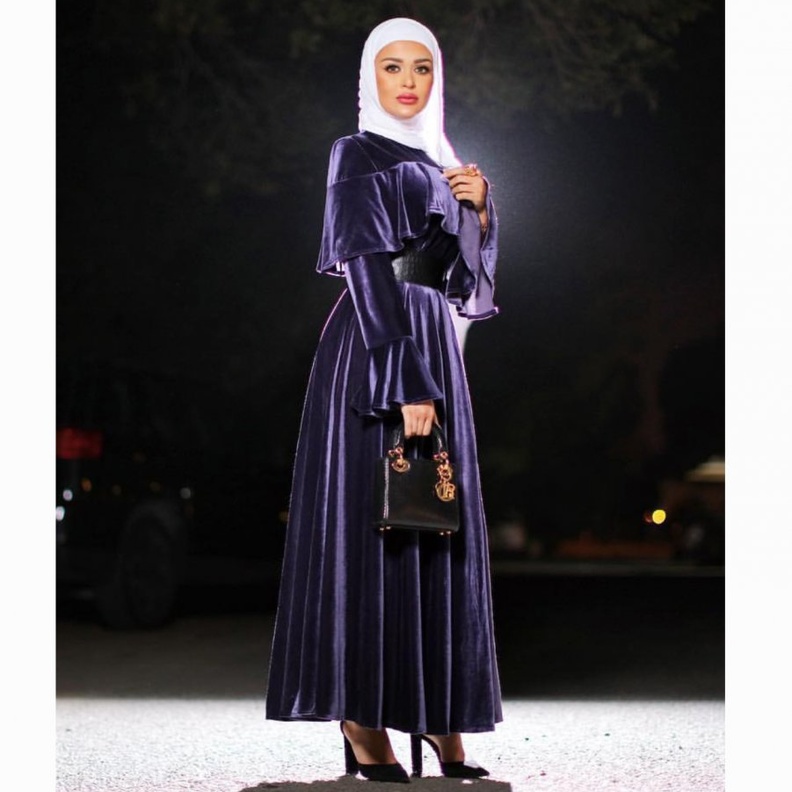 ملابس محجبات مخمل لشتاء 2018 بأسلوب فاطمة حسام