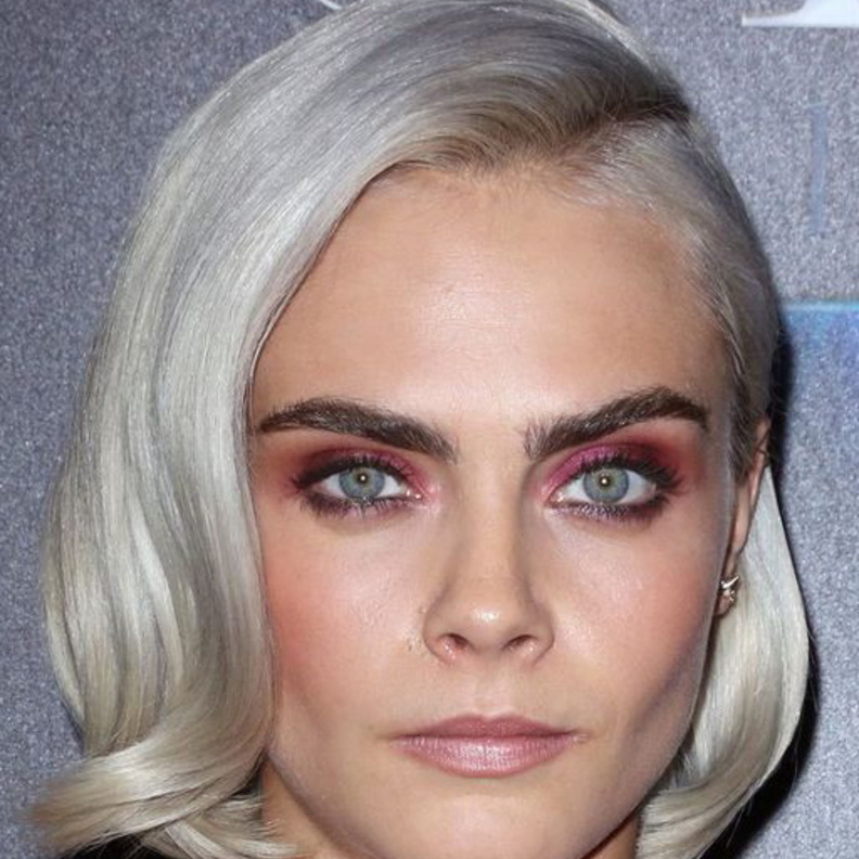 مارغوت روبي Margot Robbie تألقت باحمر شفاه برتقالي قوي